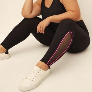 NWT Torrid Premium Legging Mesh Leg Inset with Pink Piping Size 2 in Black